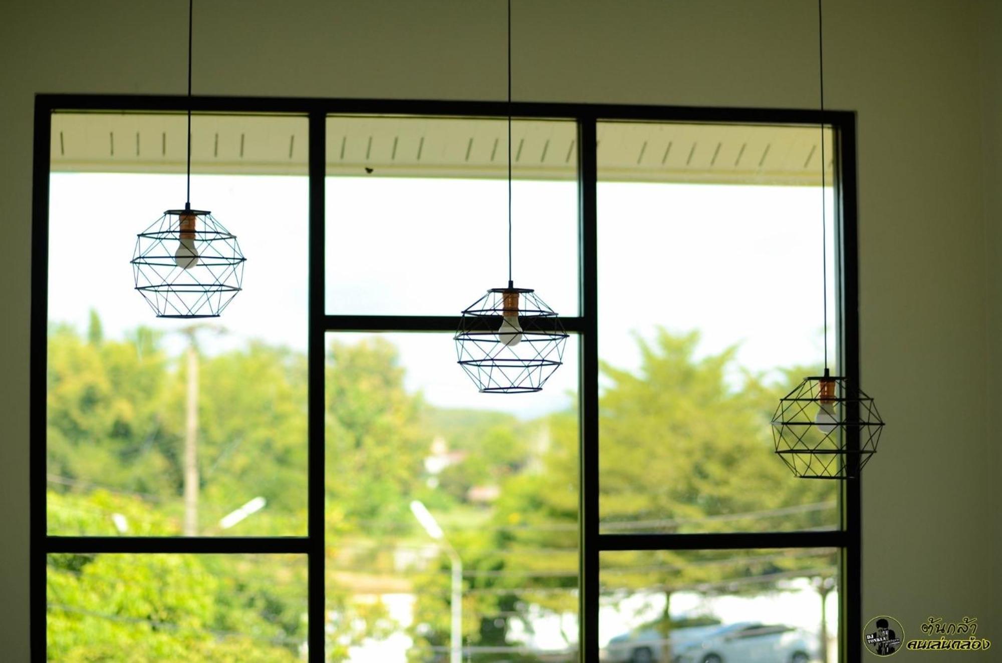 แอ่ว-ดีld Hotel&Residences Ngao Bagian luar foto