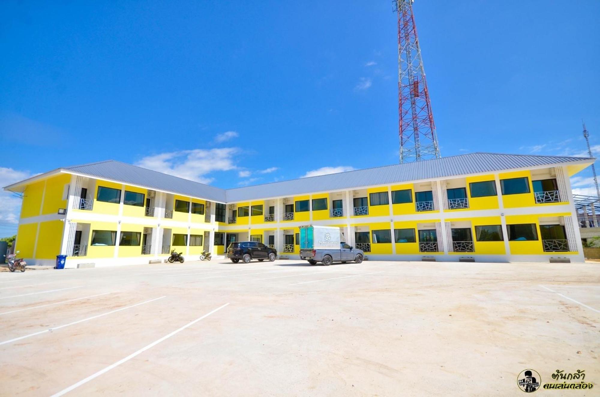 แอ่ว-ดีld Hotel&Residences Ngao Bagian luar foto
