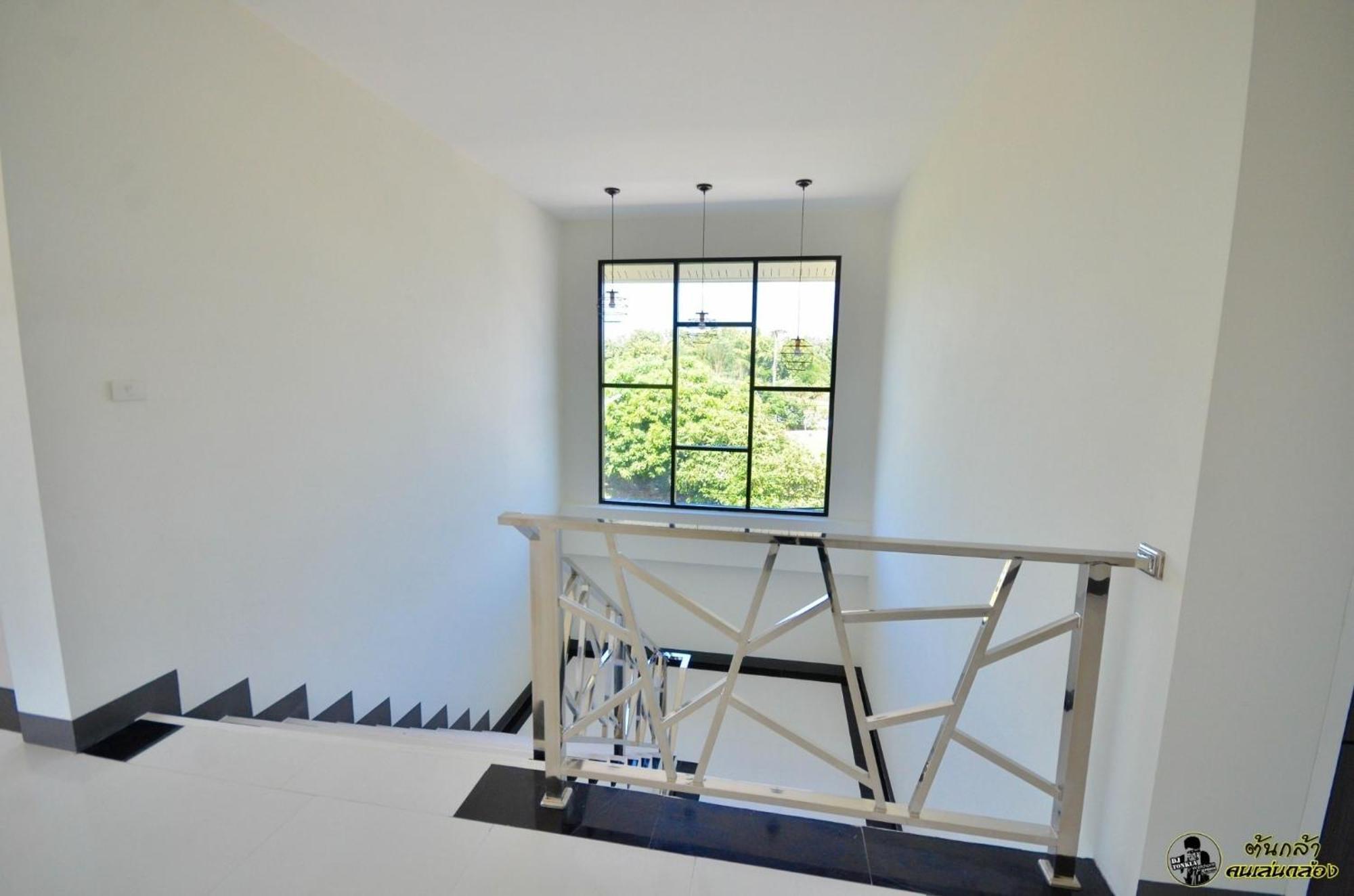 แอ่ว-ดีld Hotel&Residences Ngao Bagian luar foto