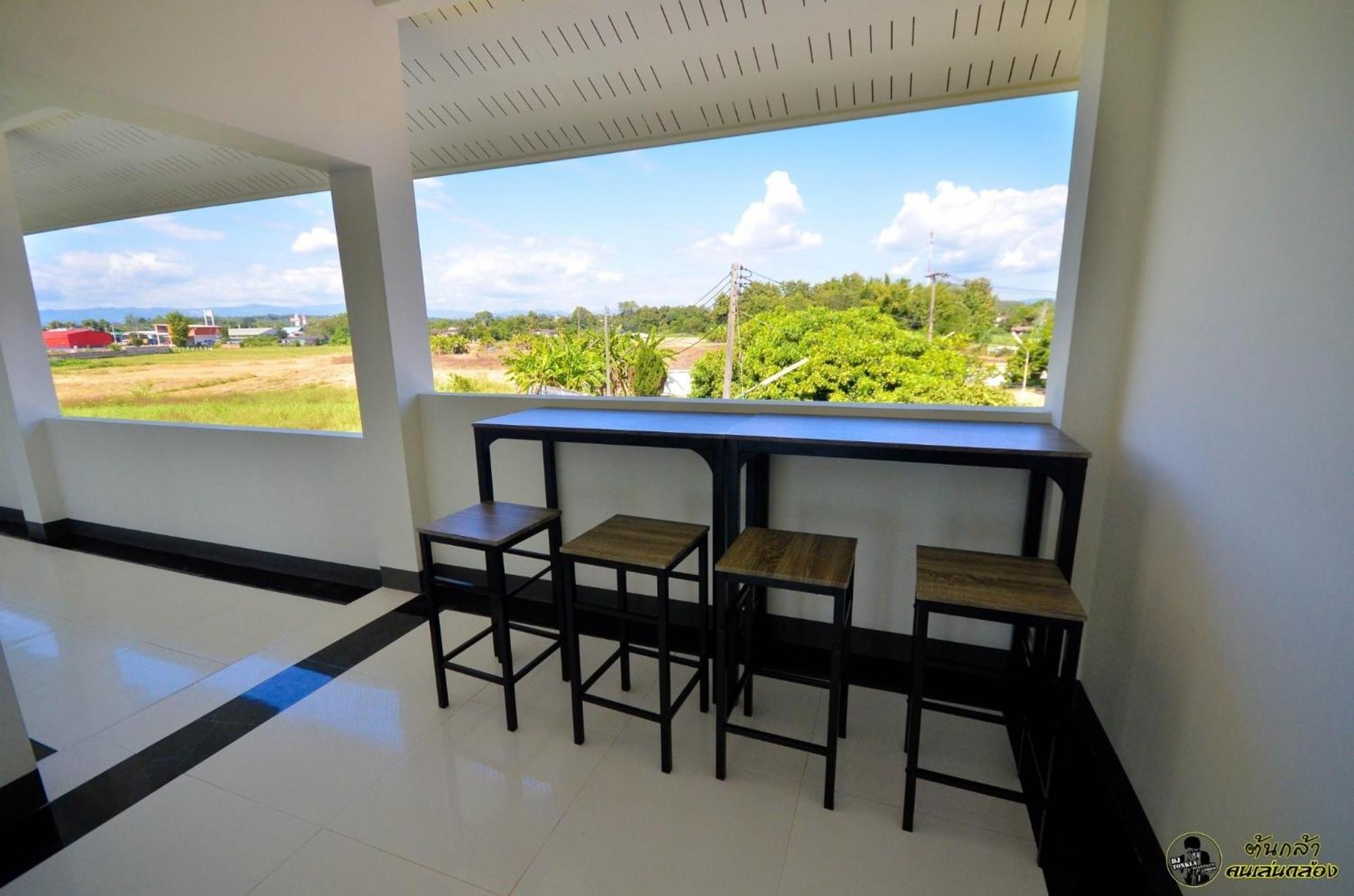 แอ่ว-ดีld Hotel&Residences Ngao Bagian luar foto