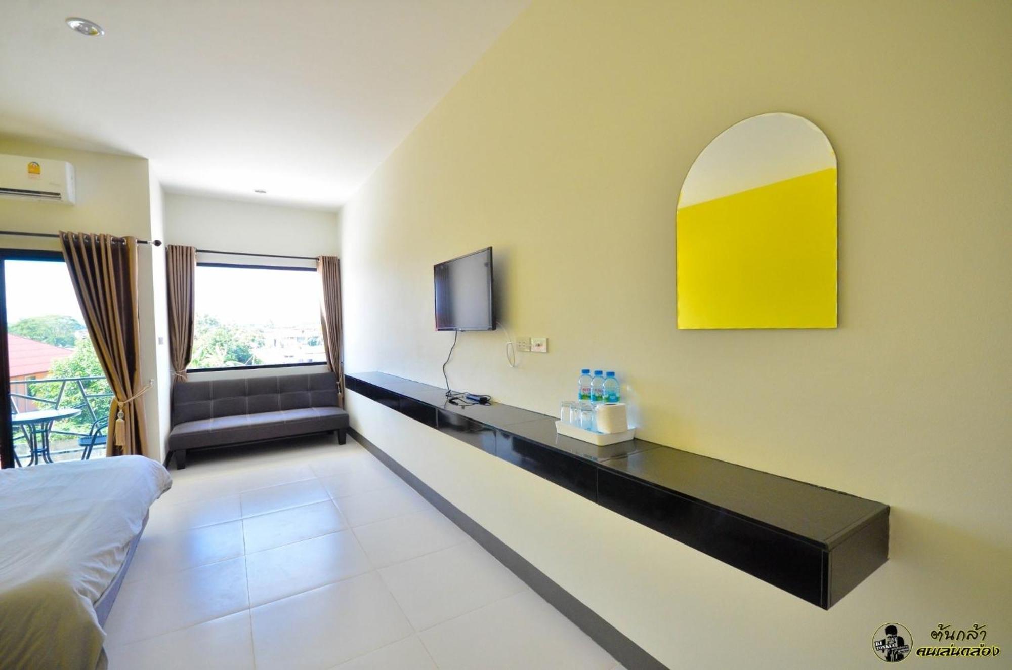 แอ่ว-ดีld Hotel&Residences Ngao Bagian luar foto