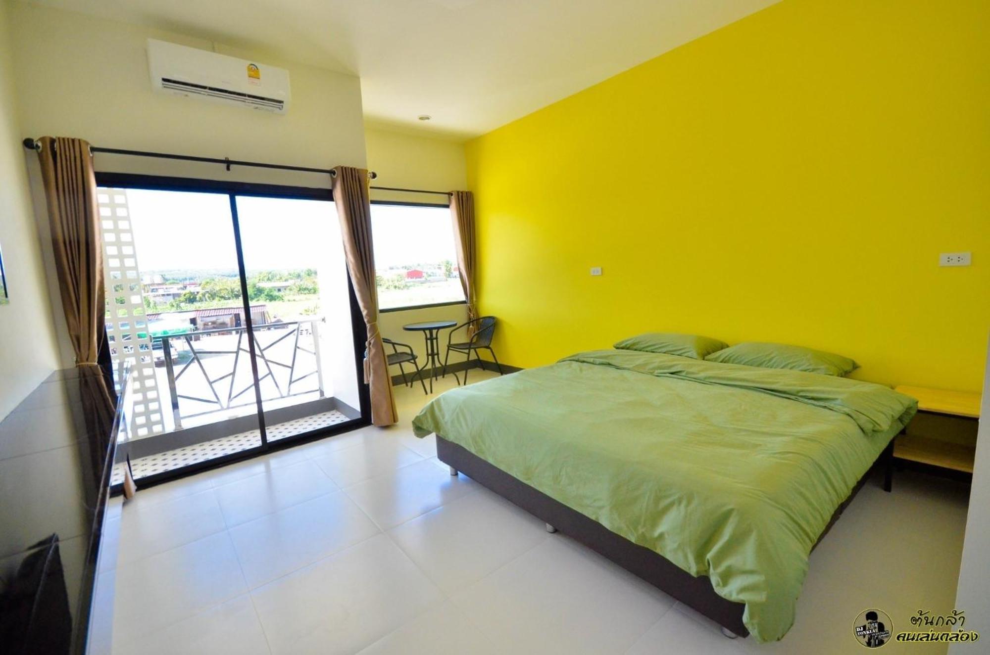 แอ่ว-ดีld Hotel&Residences Ngao Bagian luar foto