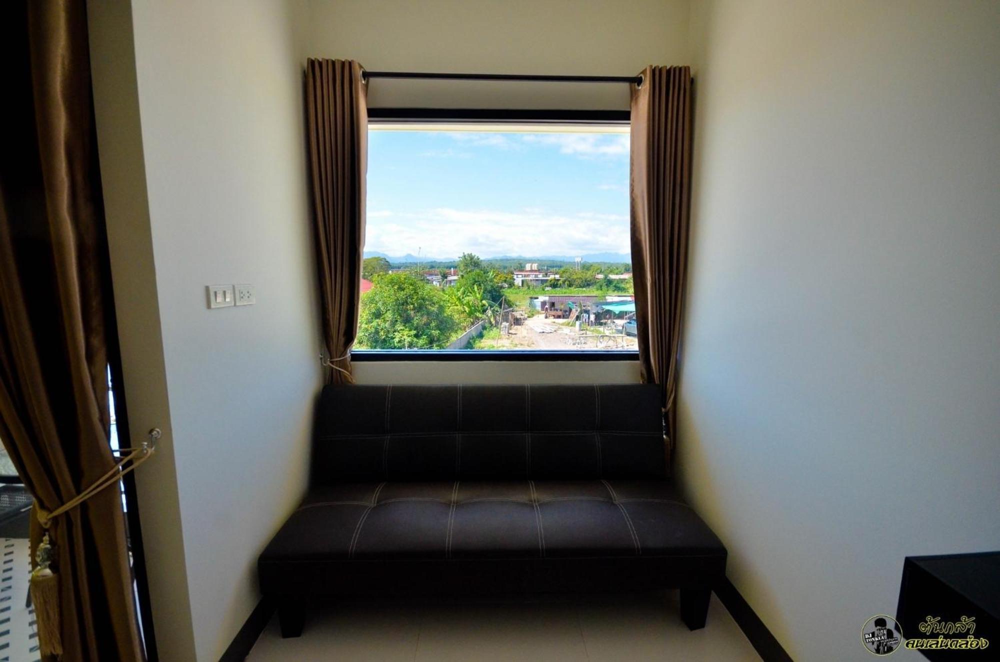แอ่ว-ดีld Hotel&Residences Ngao Bagian luar foto