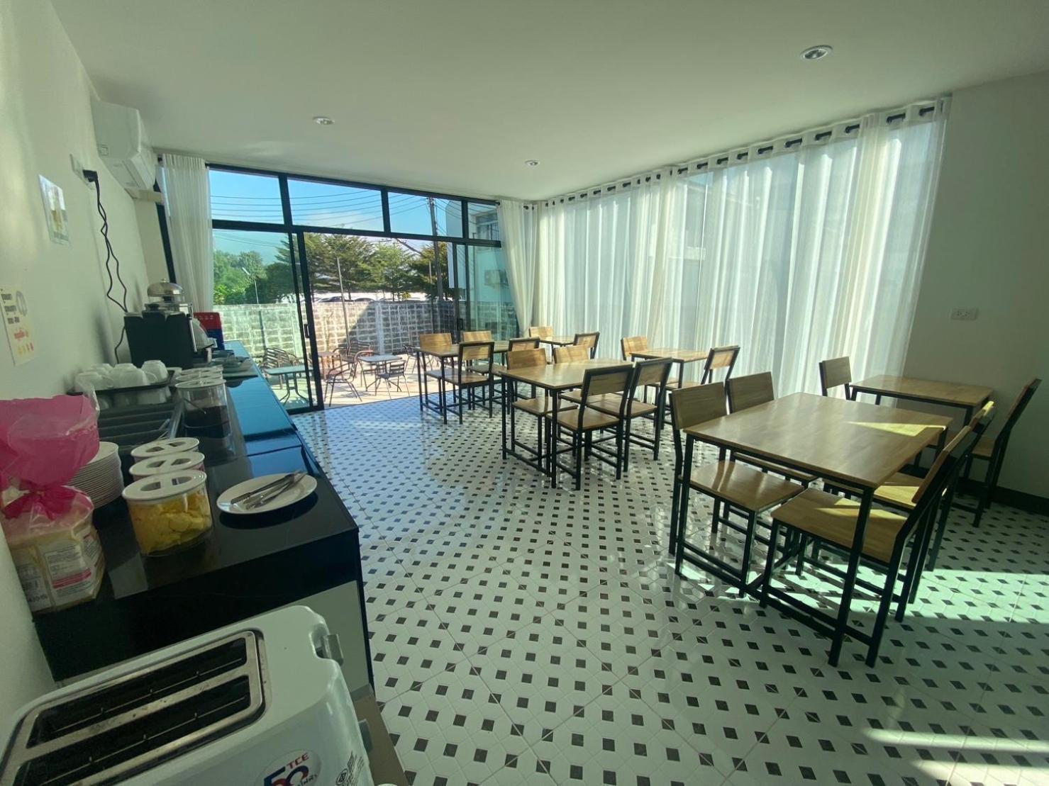 แอ่ว-ดีld Hotel&Residences Ngao Bagian luar foto