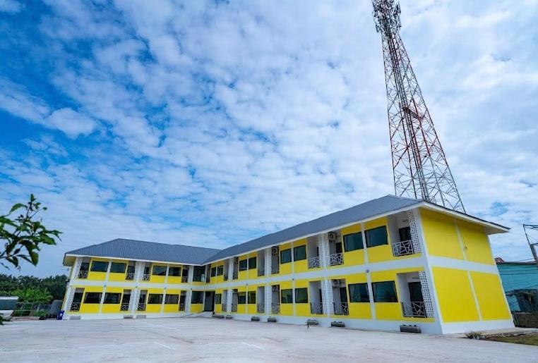 แอ่ว-ดีld Hotel&Residences Ngao Bagian luar foto