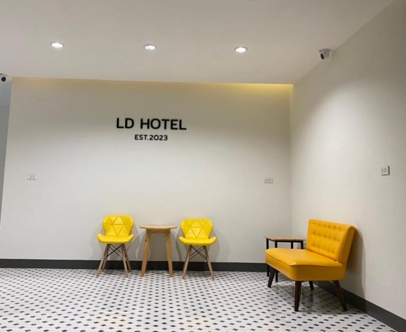 แอ่ว-ดีld Hotel&Residences Ngao Bagian luar foto